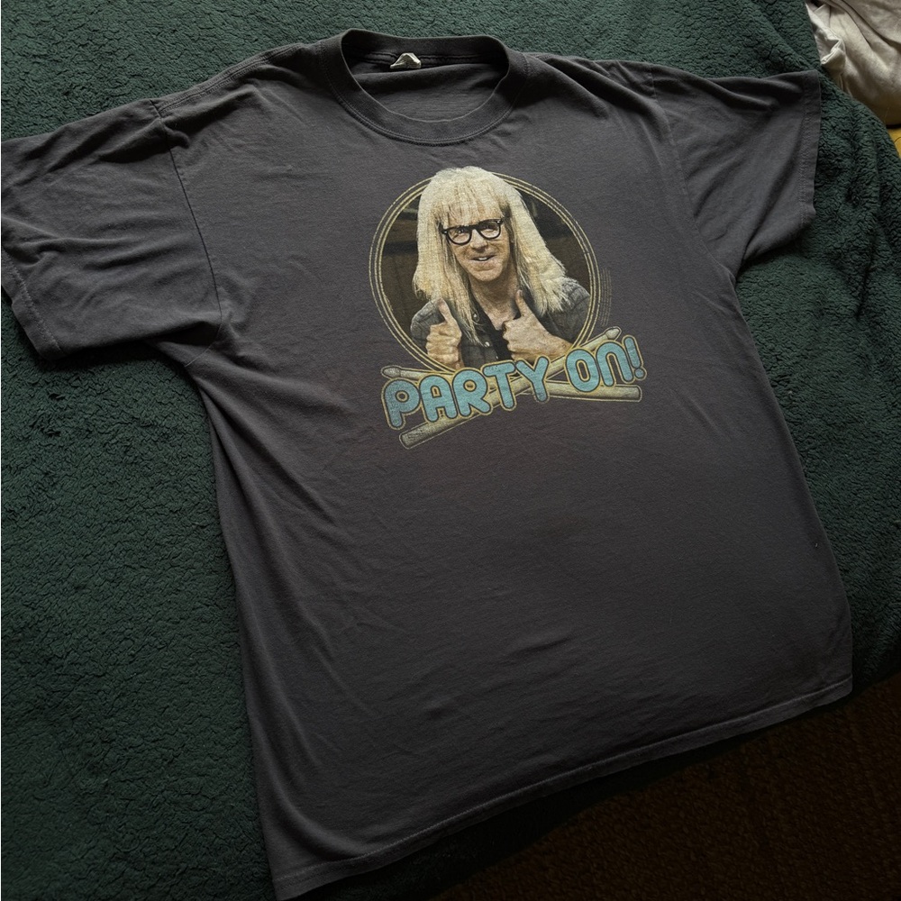Wayne's World Garth Party On Gray T Size Large